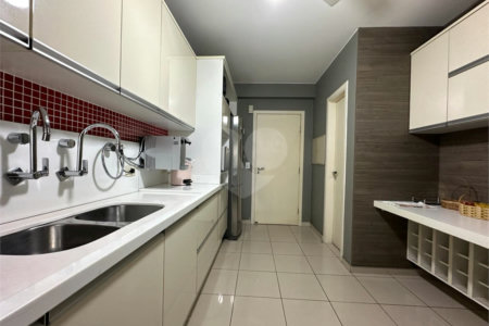 Apartamento à venda ou para alugar com 4 quartos, sendo 1 suíte, no Centro, Mogi das Cruzes, SP