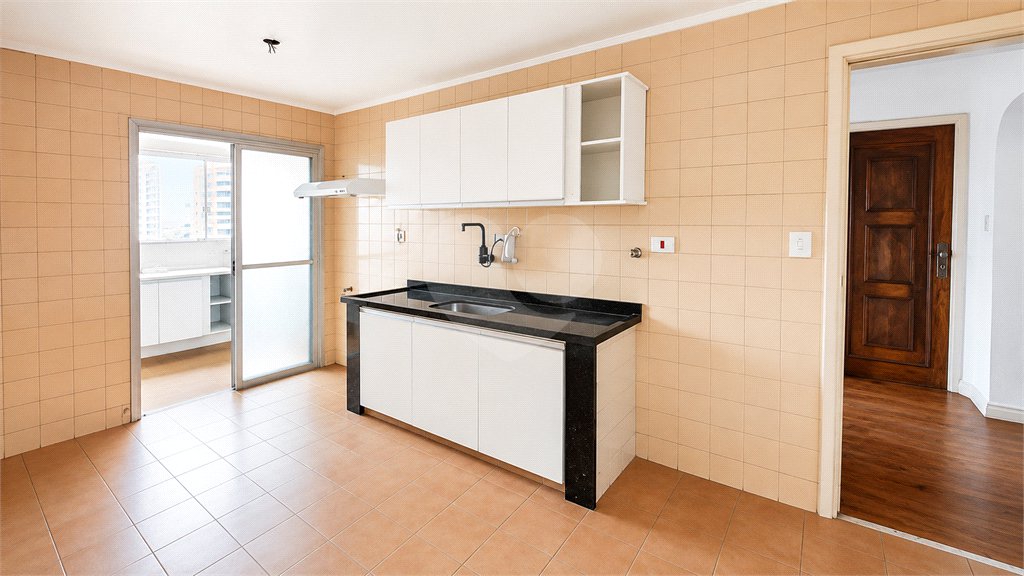 Apartamento à venda com 4 quartos, sendo 1 suíte, em Alto da Boa Vista, São Paulo, SP