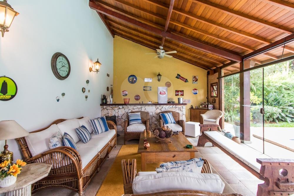 Casa à venda com 5 quartos, sendo 3 suítes, em Alto da Boa Vista, São Paulo, SP