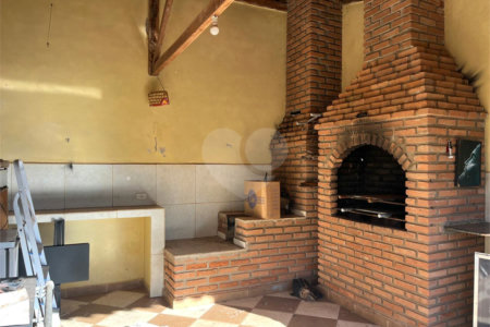 Sobrado à venda com 4 quartos, sendo 1 suíte, em Estância Conceição, Itapetininga, SP