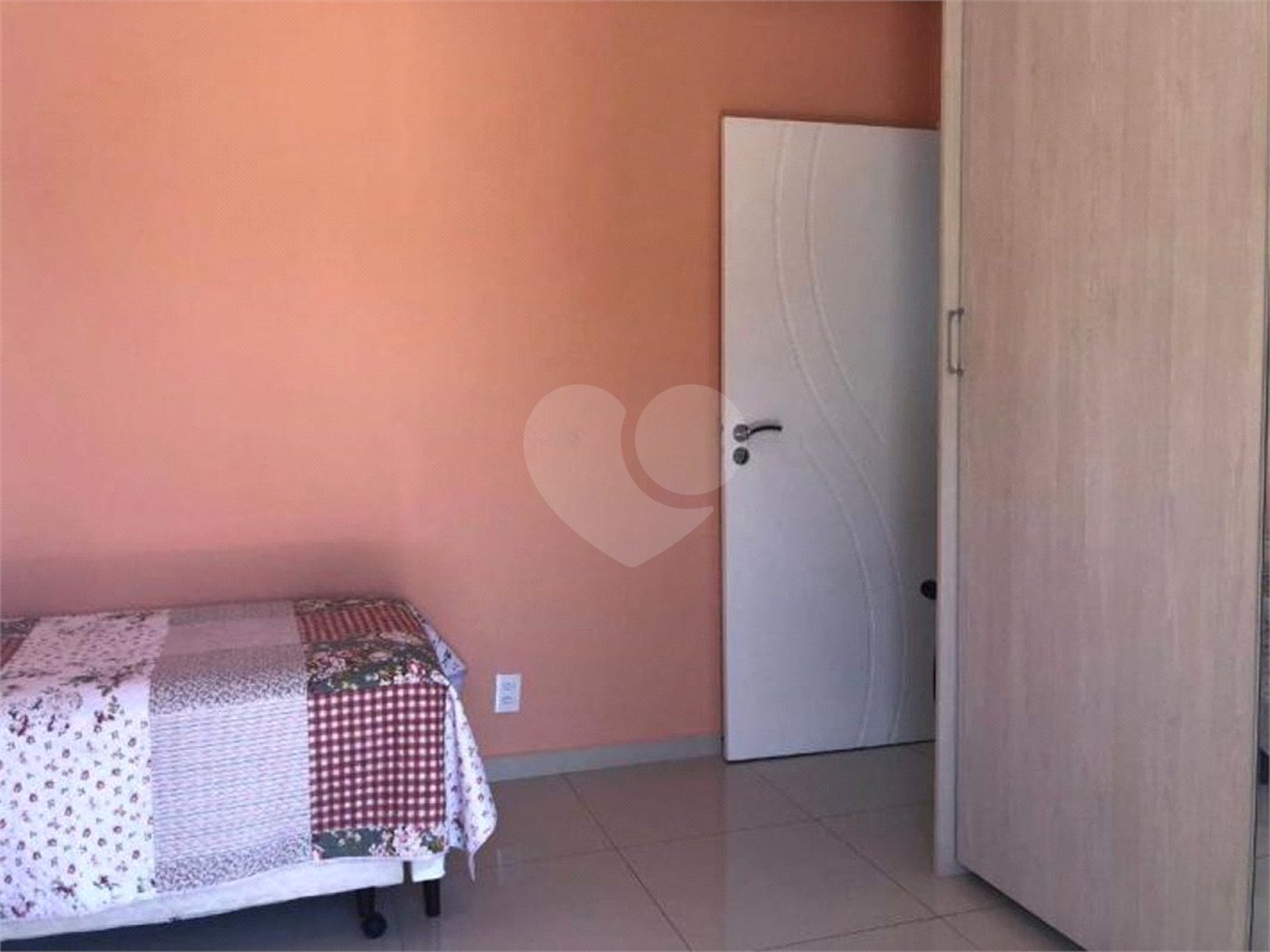 Casa à venda com 4 quartos, sendo 2 suítes, no condomínio Terras de São Francisco, Vinhedo - SP