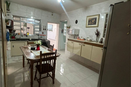 Sobrado à venda com 3 quartos em Vila Gustavo, São Paulo, SP