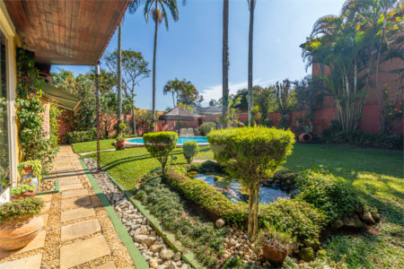 Casa à venda com 3 quartos, sendo 2 suítes, em Interlagos, São Paulo, SP
