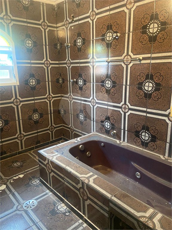 Sobrado à venda com 4 quartos, sendo 2 suítes, em Vila Ruth, Poá, SP
