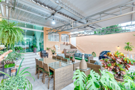 Casa à venda com 4 quartos, sendo 1 suíte, em Brooklin Paulista, São Paulo, SP