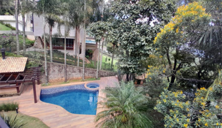 Casa à venda com 4 quartos, sendo 2 suítes,  no condomínio Cantareira, Mairiporã - SP