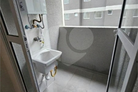 Apartamento com 38m², 2 dormitórios, à venda no Parque Bristol.