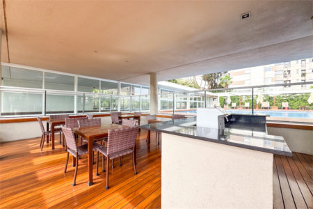 Apartamento de Alto Padrão no Campo Belo para venda com porteira fechada, com 4 dormitórios suítes e 4 vagas com lazer de club.