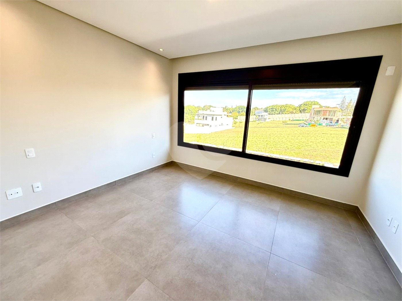 Casa à venda com 3 suítes no condomínio Villa Sapezal, Indaiatuba - SP