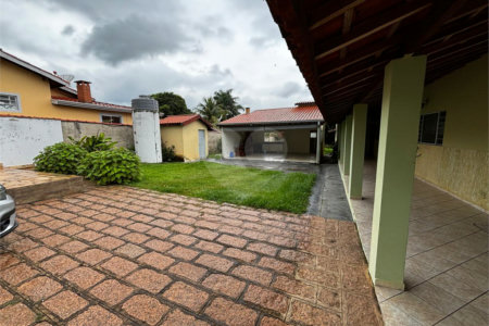 Casa à venda com 4 quartos, sendo 2 suítes, no condomínio Zuleika Jabour, Salto - SP