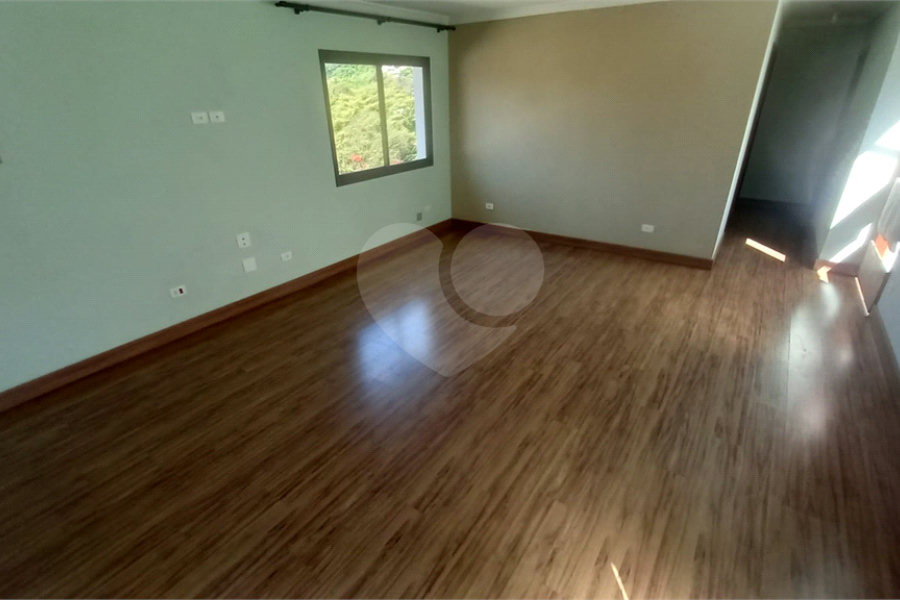 Sobrado à venda com 4 quartos, sendo 2 suítes, em Tremembé, São Paulo, SP