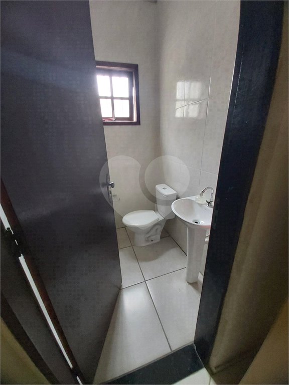Sobrado à venda com 3 quartos, sendo 1 suíte,  em Vila Bernadotti, Mogi das Cruzes, SP
