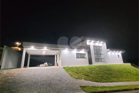 Casa à venda com 3 quartos, sendo 1 suíte, em Condominio Quintas da Boa Vista, Atibaia, SP