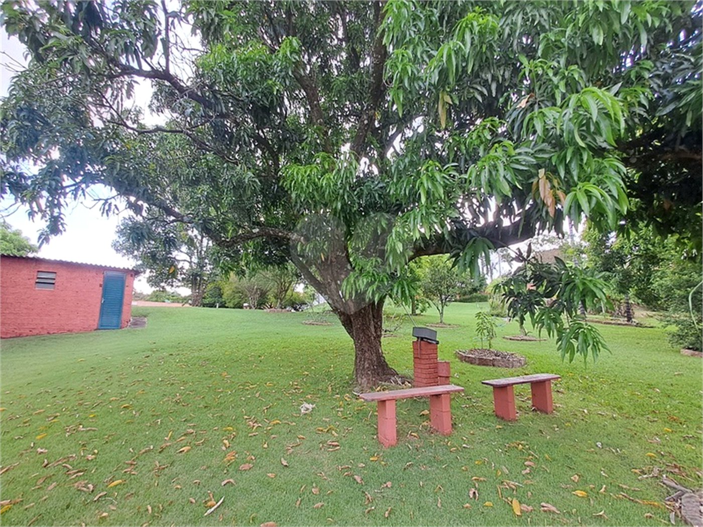 Casa à venda com 3 quartos, sendo 1 suíte, no condomínio Residencial Vale das Laranjeiras, Indaiatuba - SP