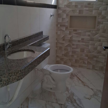 Casa à venda com piscina em Itanhaém