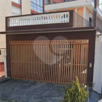 Oportunidade à venda na Vila Ipojuca: Sobrado Espaçoso com 200m²de área construída e 250m2 de terreno - 4 Dormitórios e 5 Vagas de garagem.