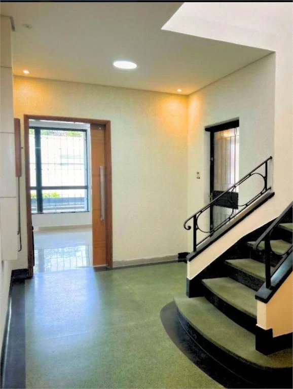 Casa à venda com 4 quartos, sendo 2 suítes, em Pinheiros, São Paulo, SP