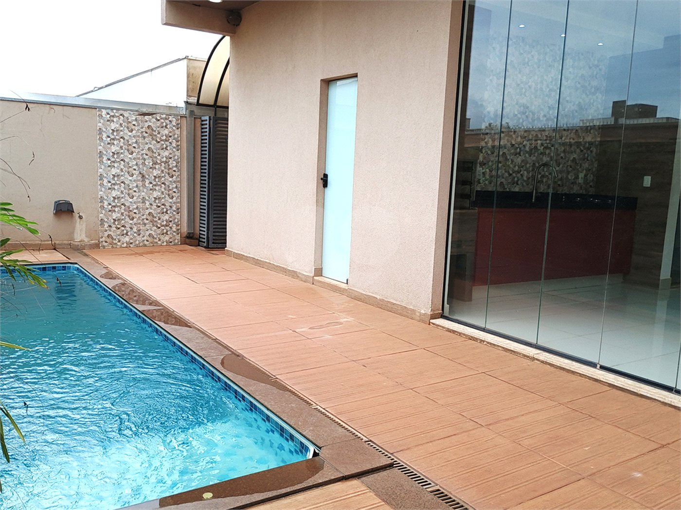 Sobrado à venda com 4 quartos, sendo 1 suíte, em Reserva San Gabriel, Ribeirão Preto, SP