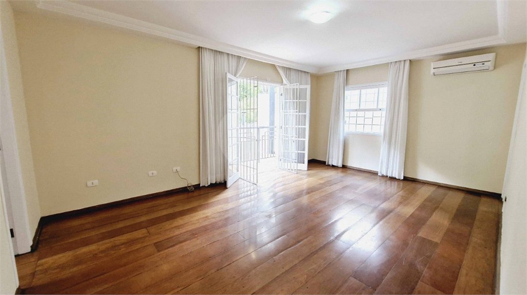 Casa à venda com 4 suítes no condomínio Jardim Vitória Régia, São Paulo - SP