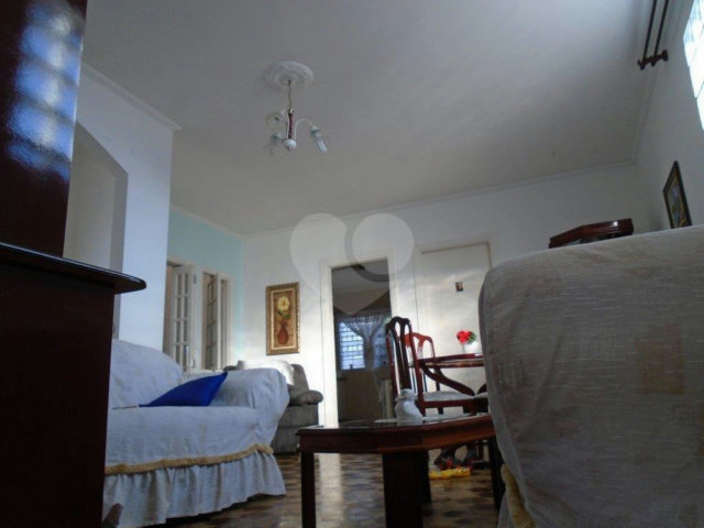Casa à venda com 4 quartos no condomínio Travessa Catarina Vazem,21, São Paulo - SP