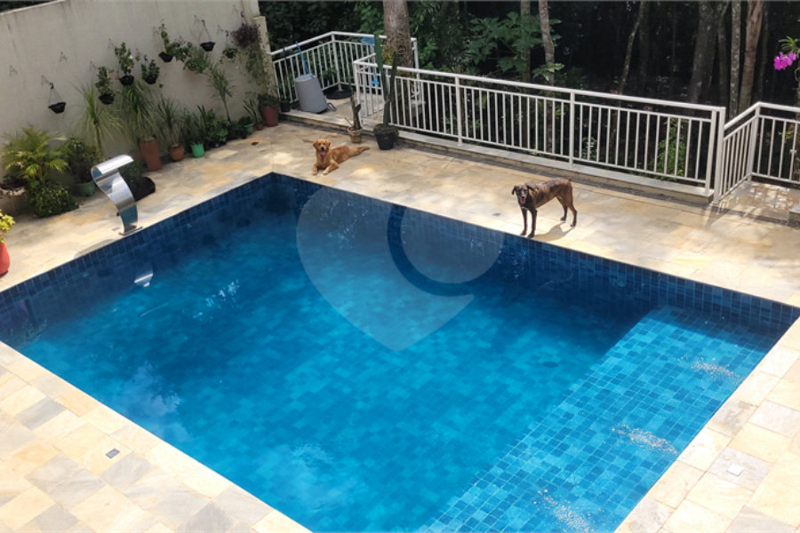 Casa à venda ou para alugar com 3 suítes no condomínio Sausalito, Mairiporã - SP