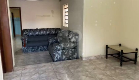 Casa à venda com 3 quartos, sendo 1 suíte,  no Centro, Salto, SP