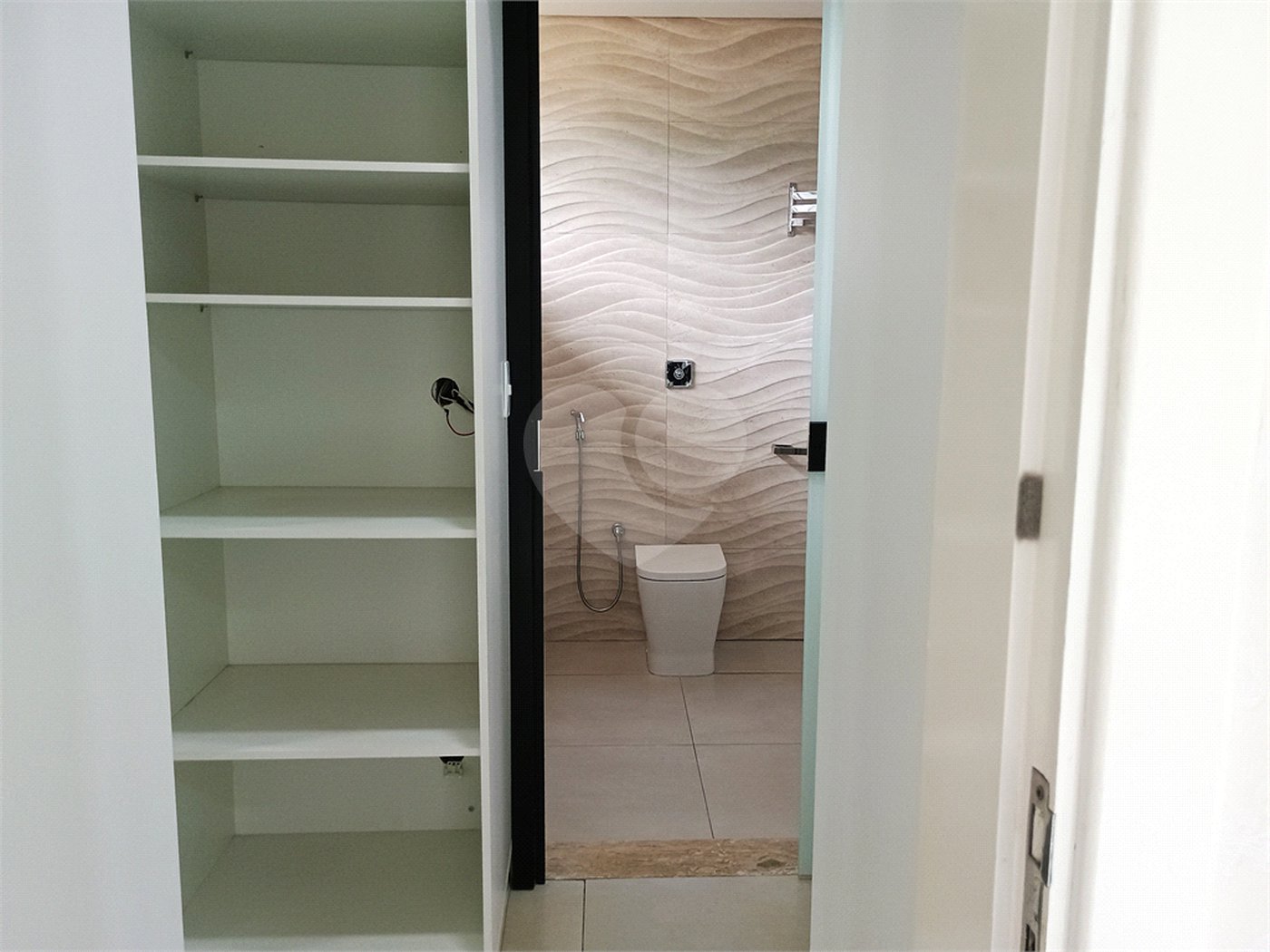 Sobrado à venda com 4 quartos, sendo 1 suíte, em Reserva San Gabriel, Ribeirão Preto, SP
