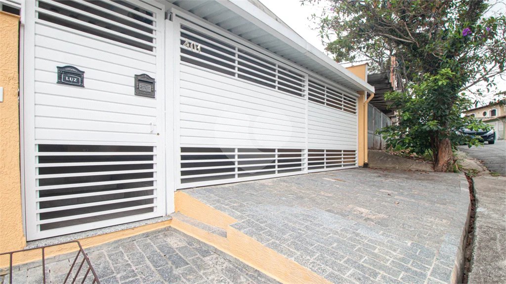 Sobrado à venda com 4 quartos, sendo 1 suíte,  em Jardim Peri Peri, São Paulo, SP
