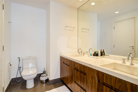 Apartamento à venda com 3 suítes em Campo Belo, São Paulo, SP