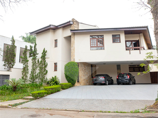 Casa à venda com 5 quartos, sendo 3 suítes,  no condomínio Residencial Morumbi, São Paulo - SP