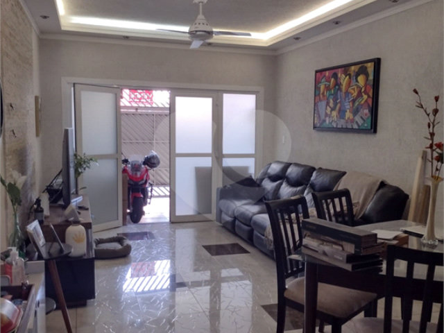 Casa à venda com 4 quartos, sendo 2 suítes, em Vila Gustavo, São Paulo, SP