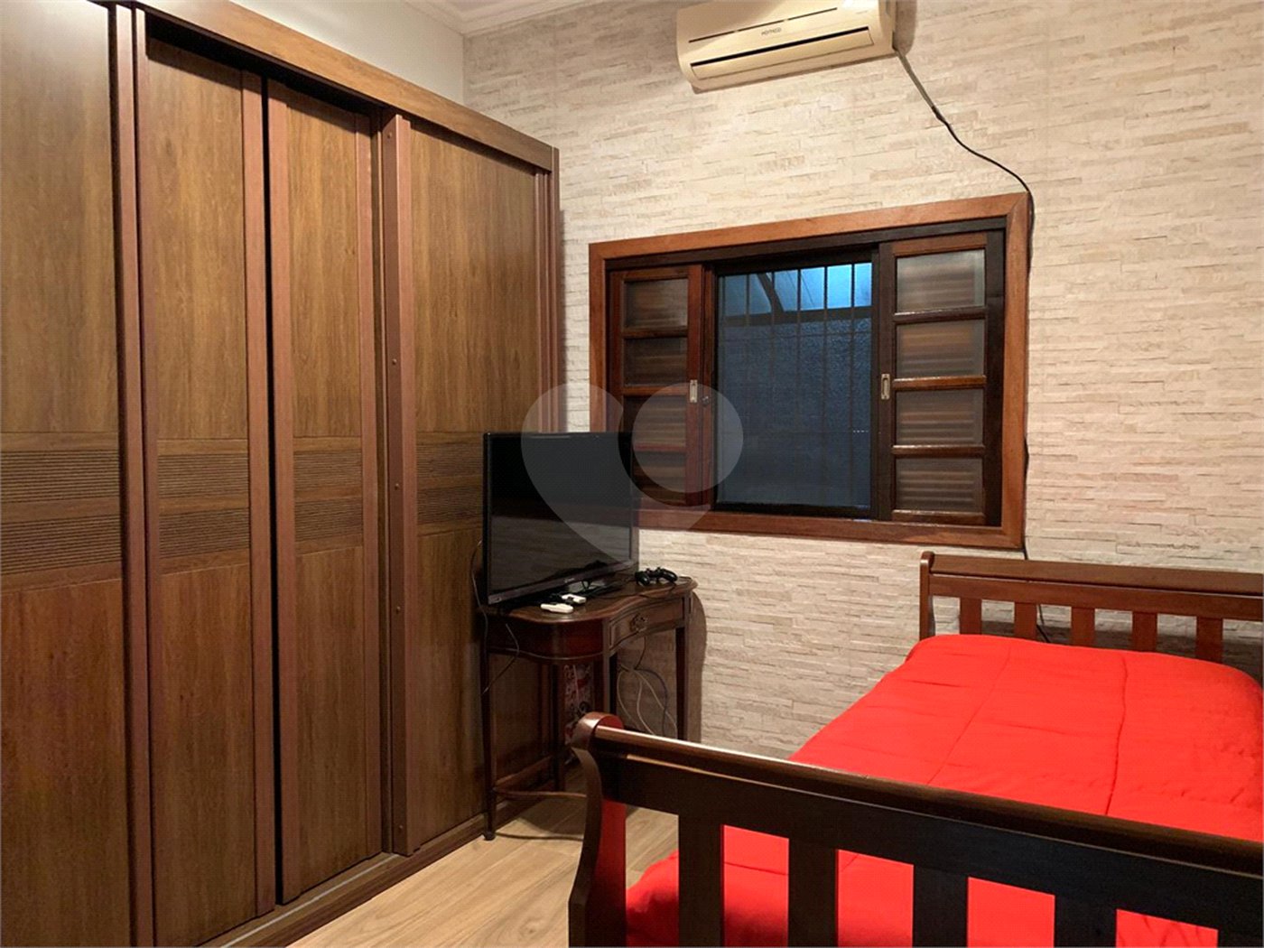 Casa à venda com 3 suítes em Vila Amorim, Suzano, SP
