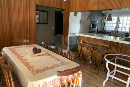Casa Térrea à venda com 3 quartos, sendo 1 suíte,  em Alpes D'ouro, Bom Jesus dos Perdões, SP