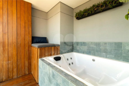 Apartamento à venda com 3 quartos, sendo 2 suítes, em Pinheiros, São Paulo, SP