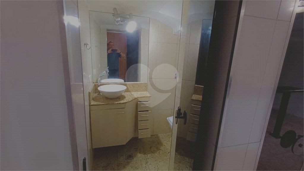 Sobrado à venda com 3 quartos em Bonfim, Osasco, SP