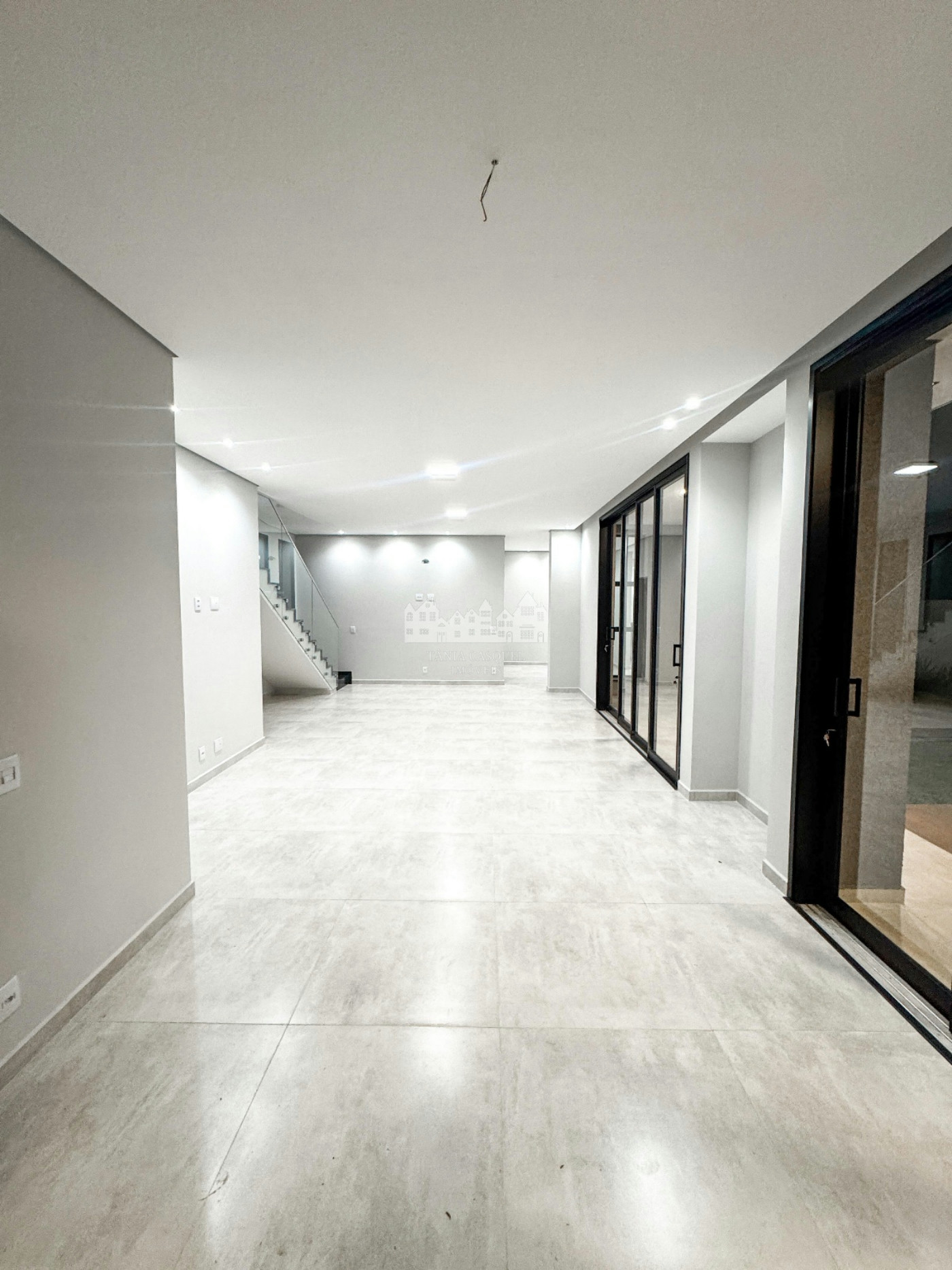 Casa à venda com 3 quartos, sendo 3 suítes, no Condomínio Quintas da Boa Vista, Atibaia - SP