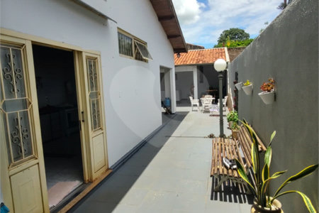 Casa à venda com 3 quartos, sendo 1 suíte, em Parque Laranjeiras, Araraquara, SP