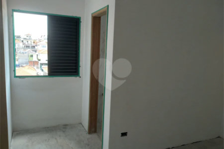 Sobrado à venda com 2 suítes em Vila Nivi, São Paulo, SP
