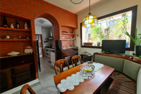 Casa à venda com 3 quartos, sendo 1 suíte, em Interlagos, São Paulo, SP