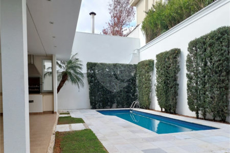 Casa à venda com 4 suítes no condomínio Residencial Morumbi, São Paulo - SP