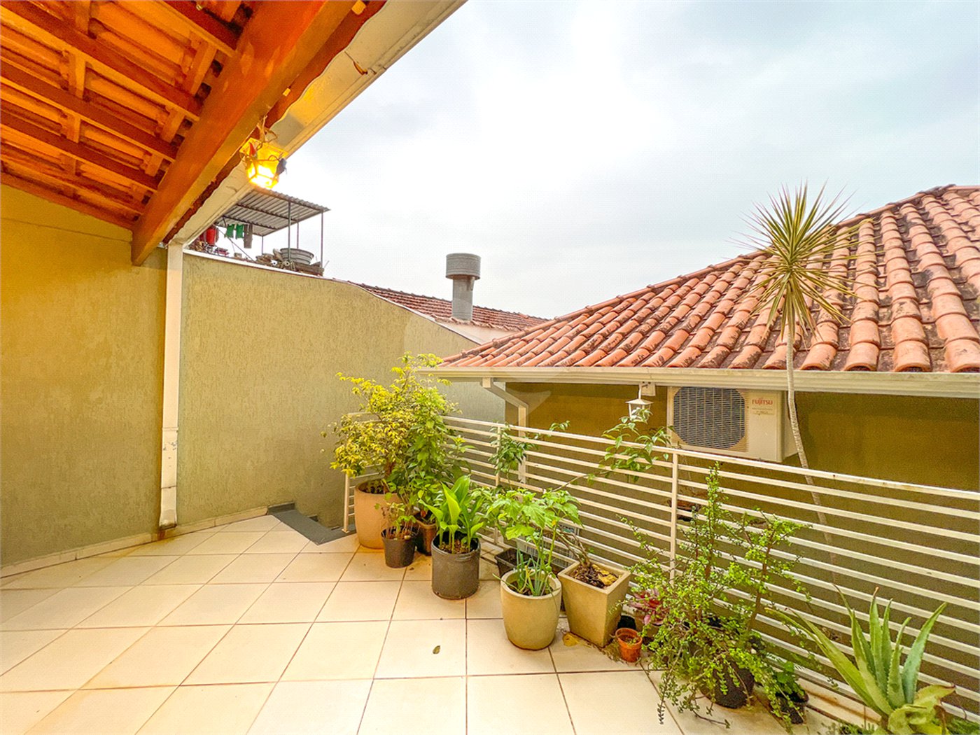 Casa à venda com 3 quartos, sendo 1 suíte,  no condomínio 658, São Paulo - SP