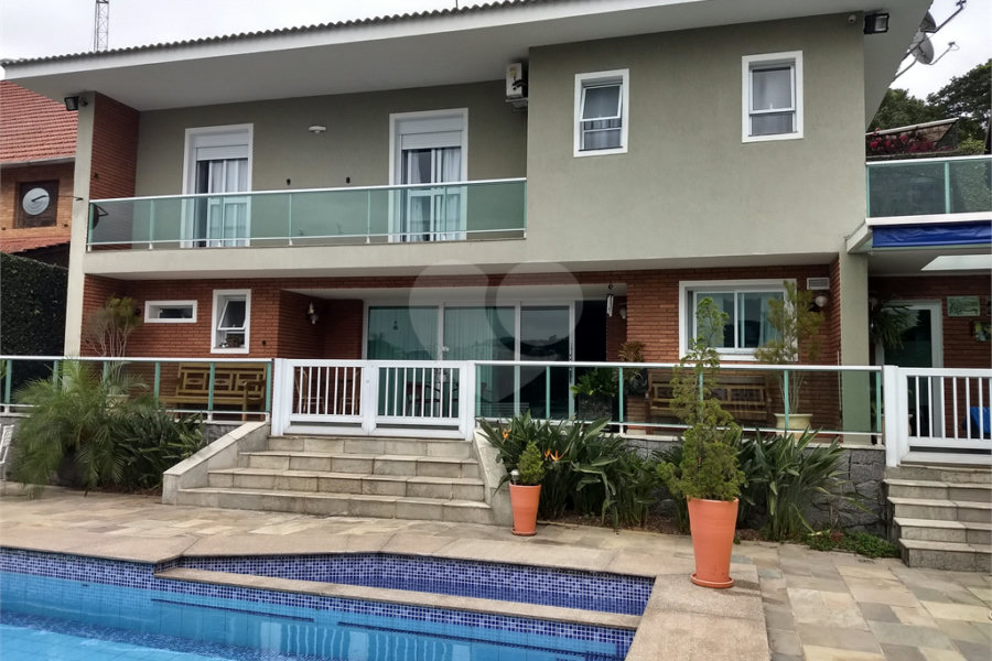 Casa Térrea à venda ou para alugar com 4 suítes em Horto, São Paulo, SP
