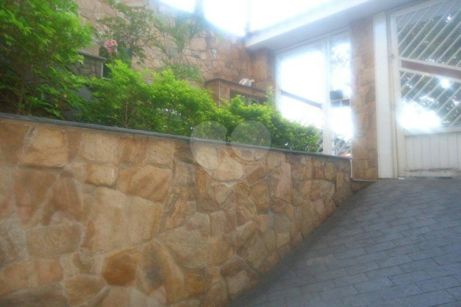 Casa à venda com 3 suítes em Vila Gustavo, São Paulo, SP