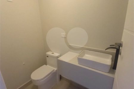 Casa à venda com 4 suítes no condomínio Estância Marambaia, Vinhedo - SP