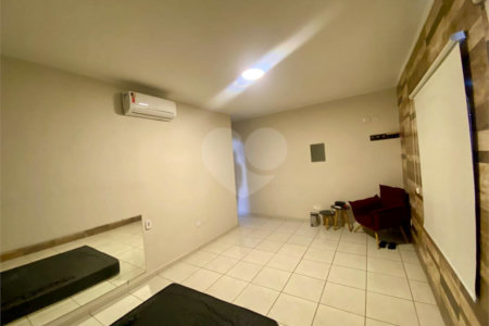 Sobrado à venda com 3 quartos, sendo 1 suíte, em Vila Gomes Cardim, São Paulo, SP