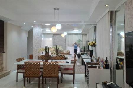 Casa à venda com 3 suítes no condomínio Villa das Flores, Mogi das Cruzes - SP