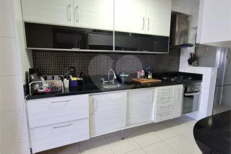 Apartamento à venda com 3 suítes em Jardim Marajoara, São Paulo, SP