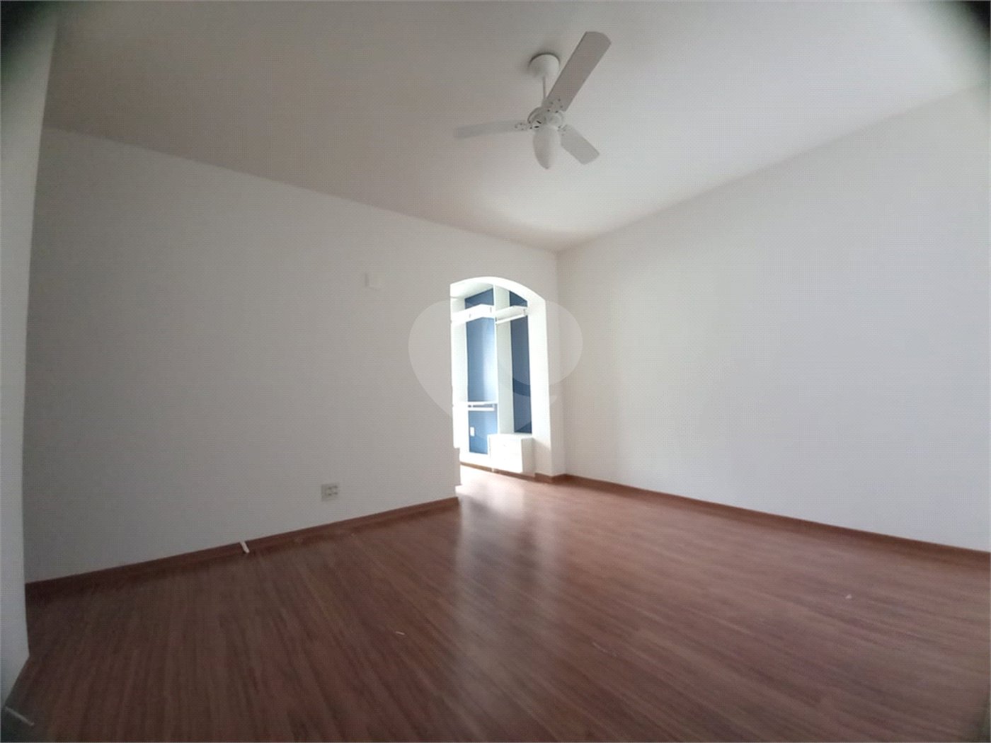 Casa à venda com 4 quartos, sendo 1 suíte,  em Vila Oliveira, Mogi das Cruzes, SP