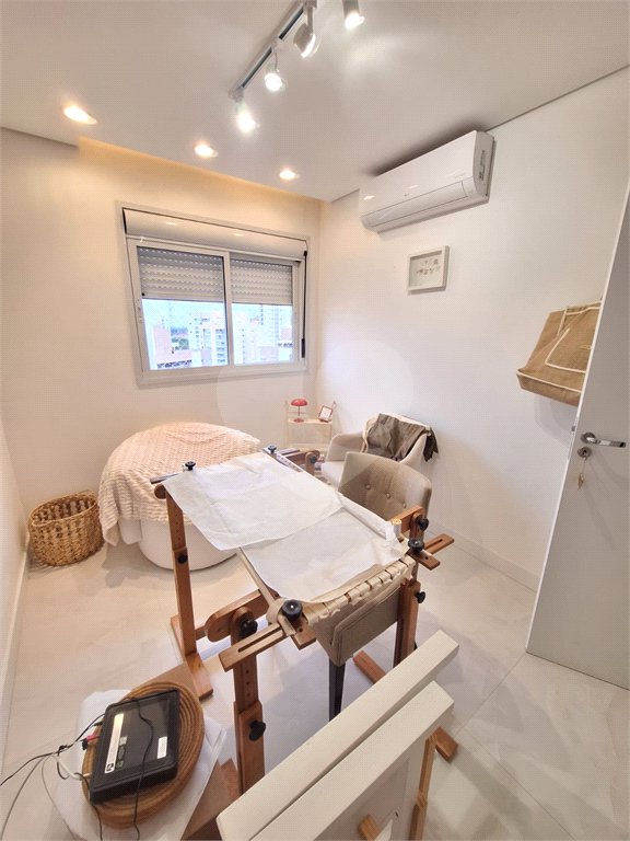 Apartamento à venda com 3 quartos, sendo 1 suíte,  em Vila Andrade, São Paulo, SP