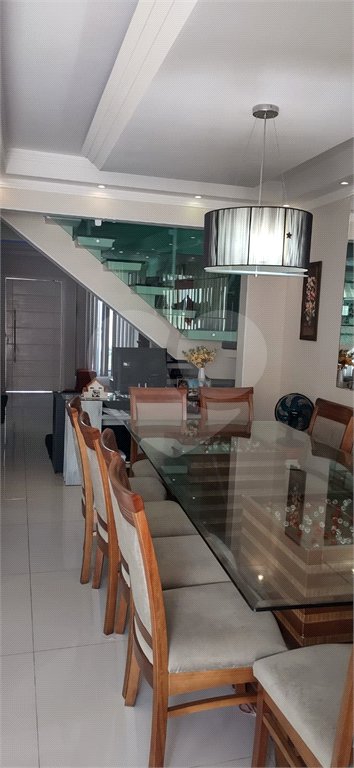Casa à venda com 3 quartos, sendo 2 suítes,  no condomínio Parque das Figueiras, Mogi das Cruzes - SP